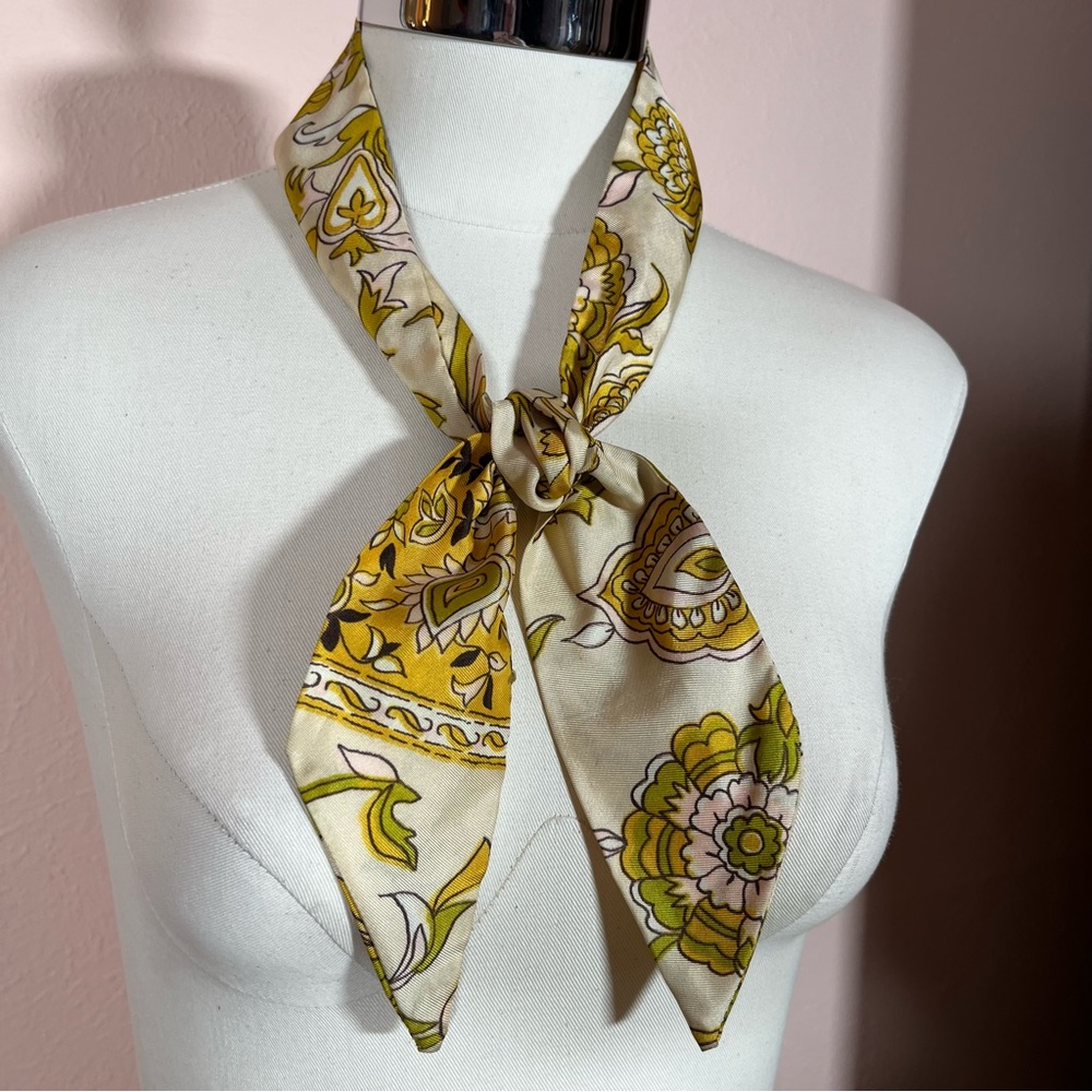 Vintage 1960 1970 mod Floral mustard yellow avocado green cravat Bow neck scarf